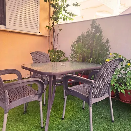 Maria's Garden סארטי